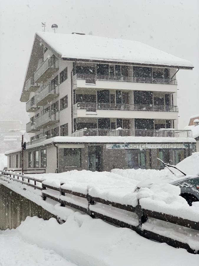 Hotel Ginepro Aprica Exteriör bild